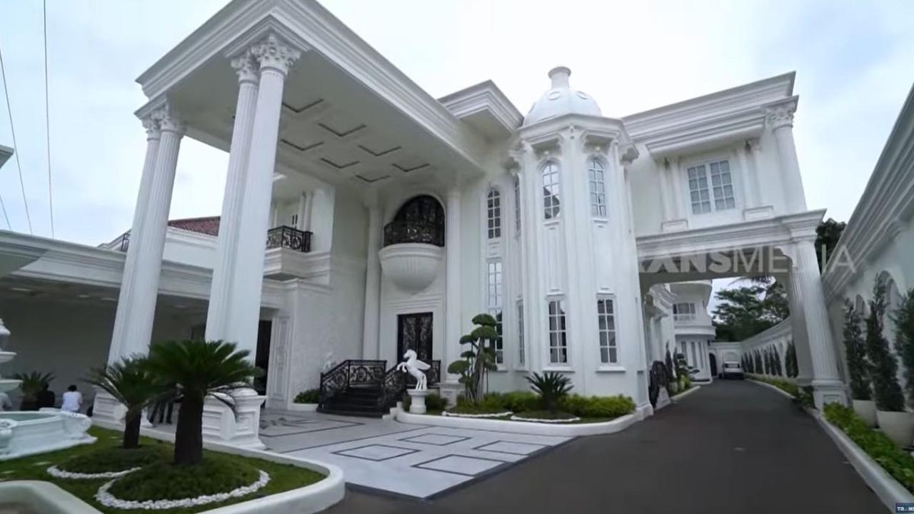 Dini sendiri mengungkapkan jika awalnya dia membuka usaha daster dari modal hanya Rp300 ribu.<br>