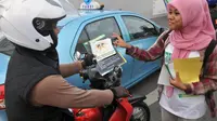Bara JP Kumpulkan Tanda Tangan Warga Surabaya Dukung Jokowi-JK