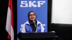 Project Director Meet the World SKF Indonesia, Nita Nuriman memberikan sambutan dalam acara pelepasan menuju Gothia Cup 2025 di Ruang Teater Kemenpora RI, Jakarta, Jumat (11/07/2025). (Bola.com/Bagaskara Lazuardi)