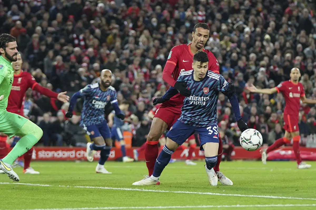 Foto: Main Tanpa Salah, Liverpool Minim Kreatifitas dan Gagal Taklukkan 10 Pemain Arsenal di Leg Pertama Semifinal Carabao Cup