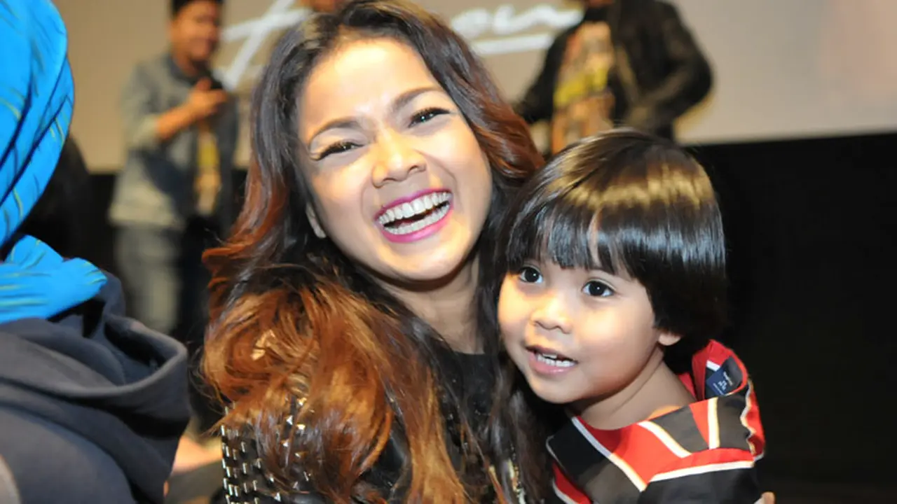 Nirina Zubir