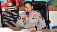 Polisi di NTT Mabuk: Hajar Seorang Perempuan Pakai Popor Senjata
