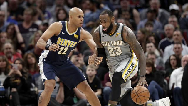 LeBron James berduel dengan Richard Jefferson