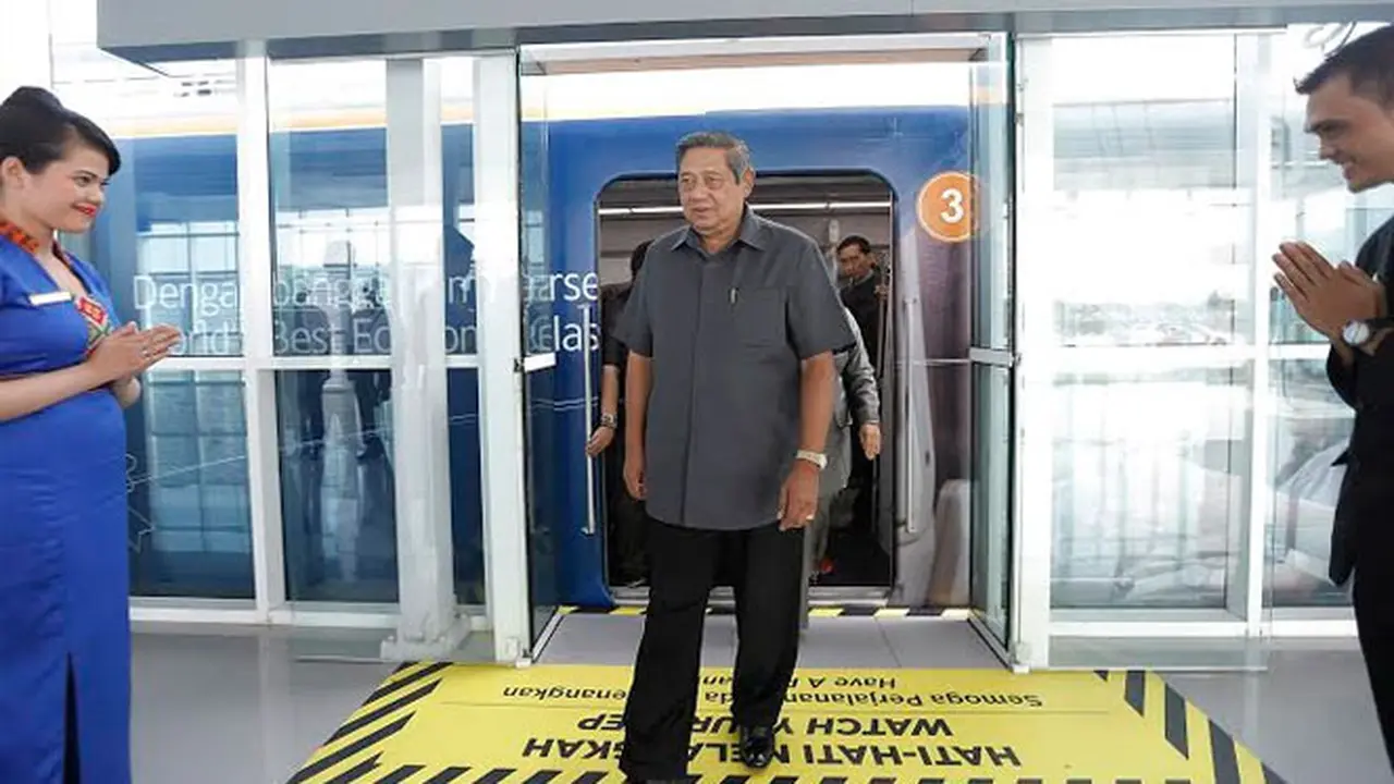 foto-presiden-kereta-kualanamu-3-140126a