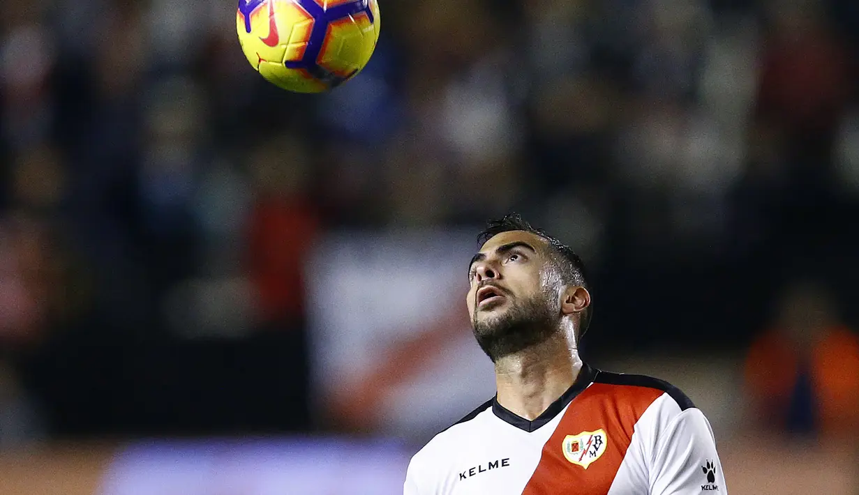 Jordi Amat. Bek tengah KAS Eupen di Liga Belgia ini memiliki darah Indonesia dari sang nenek yang berasal dari Sulawesi Selatan. Ia juga pernah memperkuat Espanyol, Rayo Vallecano, Swansea City dan Real Betis. Di level timnas, ia pernah memperkuat Timnas Yunior Spanyol. (AFP/Benjamin Cremel)
