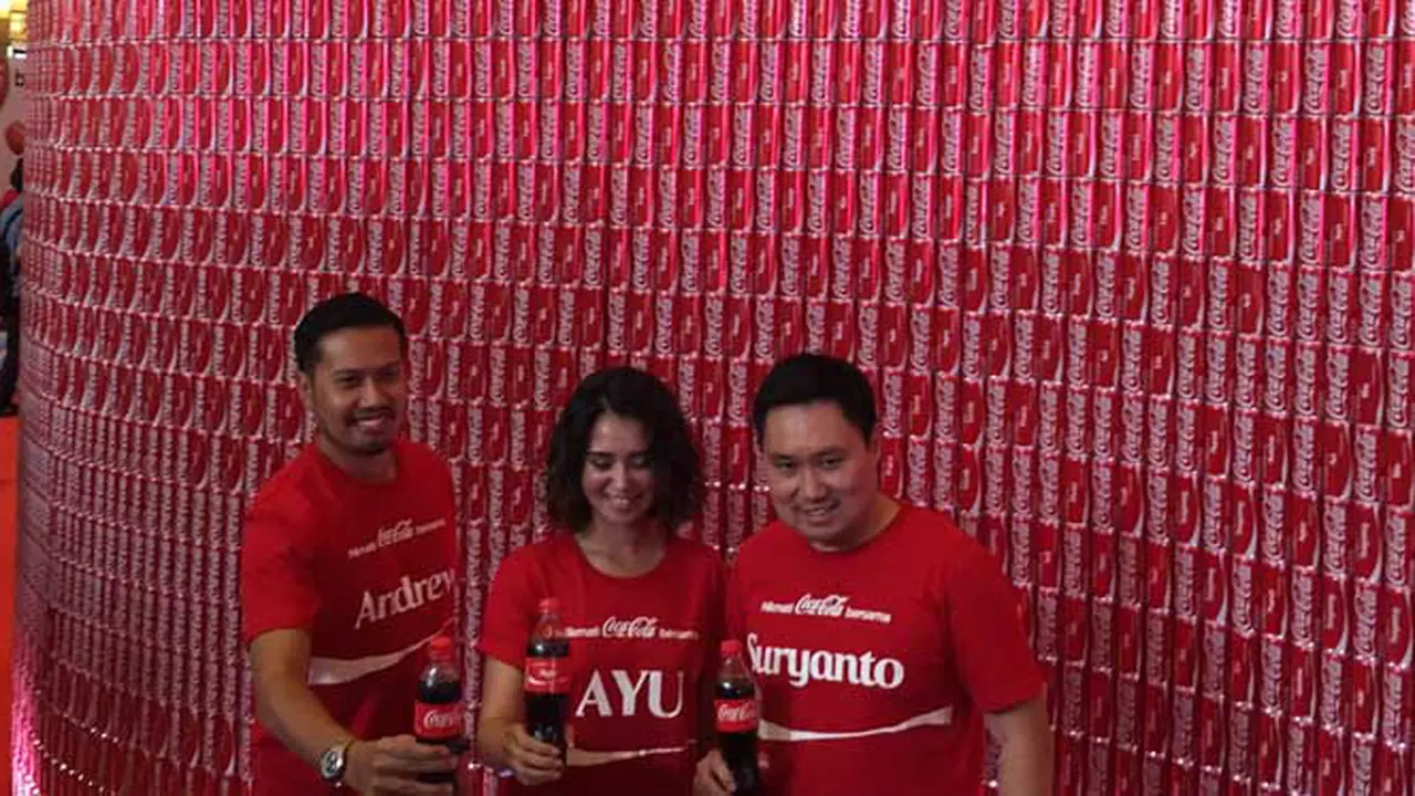 Cara Unik Coca Cola Berbagai Kegembiraan di HUT RI ke-70