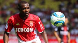 Fode Ballo Toure akan menjalani debutnya di Liga Italia bersama AC Milan. Ia didatangkan oleh Rossonerri dengan mahar 4 juta euro atau setara Rp 68 miliar, plus bonus 500 ribu euro dari AS Monaco pada brusa transfer musim panas ini. (Foto: AFP/Valery Hache)