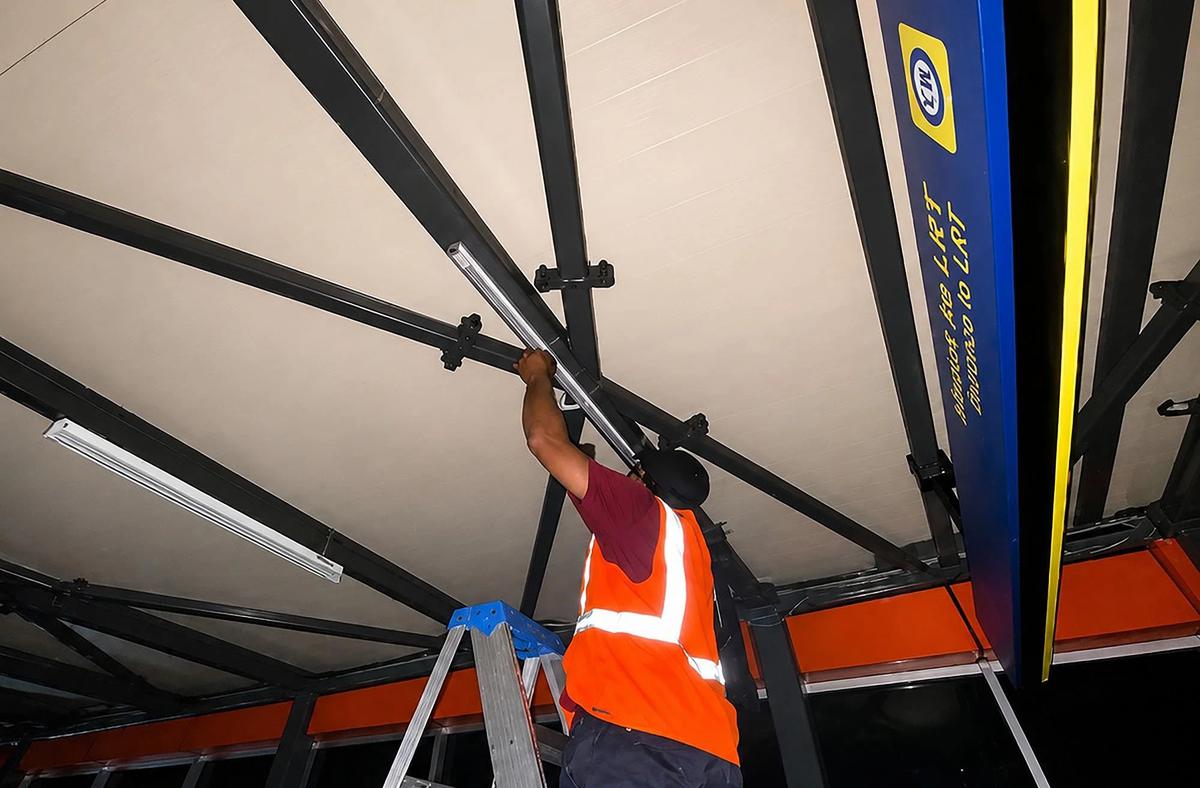 FOTO: KAI Tingkatkan Fasilitas Stasiun LRT Jabodebek Demi Kenyamanan Pengguna