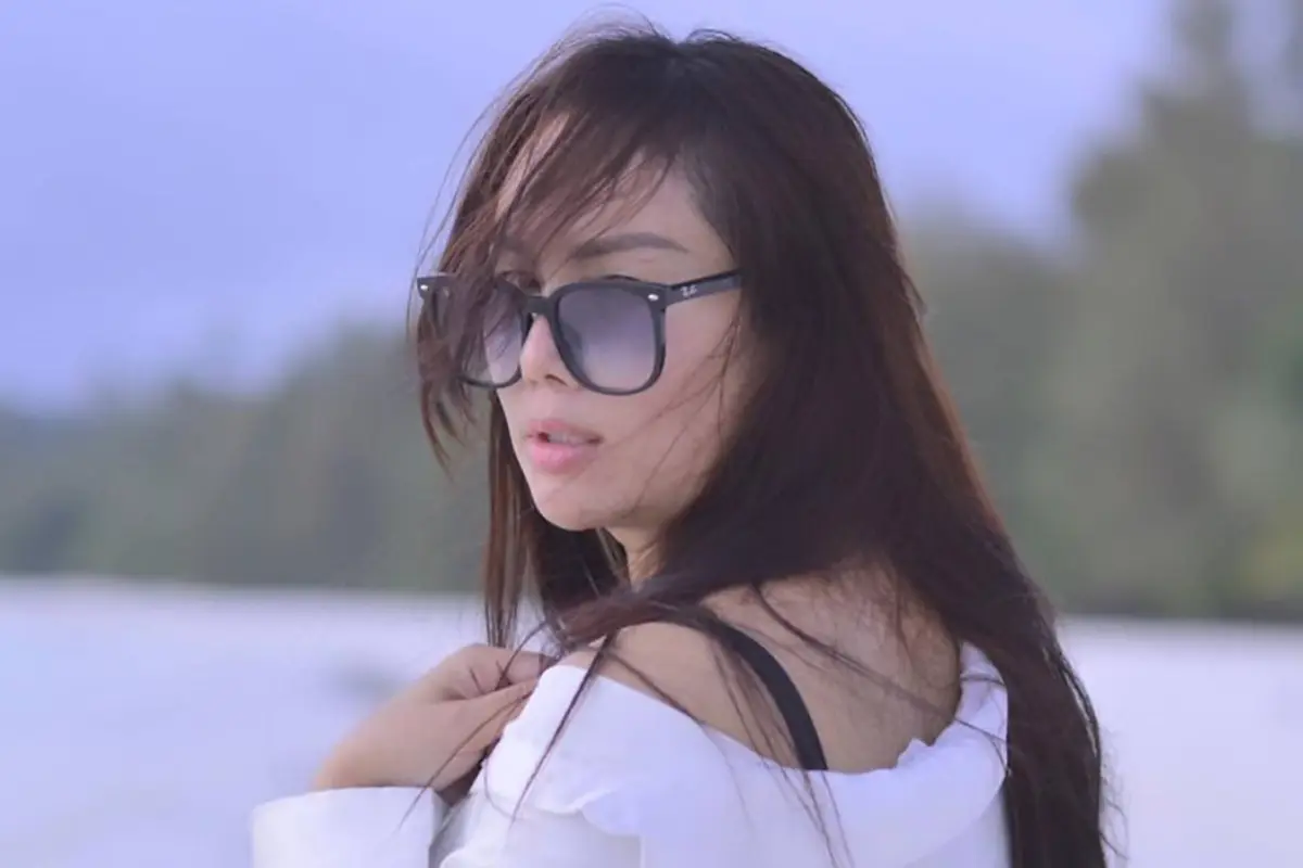 Seru Jalani Liburan, Potret Kalina Ocktaranny saat di Pantai Ini Tuai Sorotan