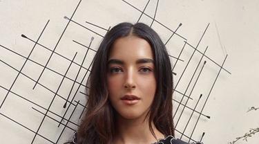 Trik Tampil Cantik Saat Liburan di Paris Ala Tasya Farasya HL