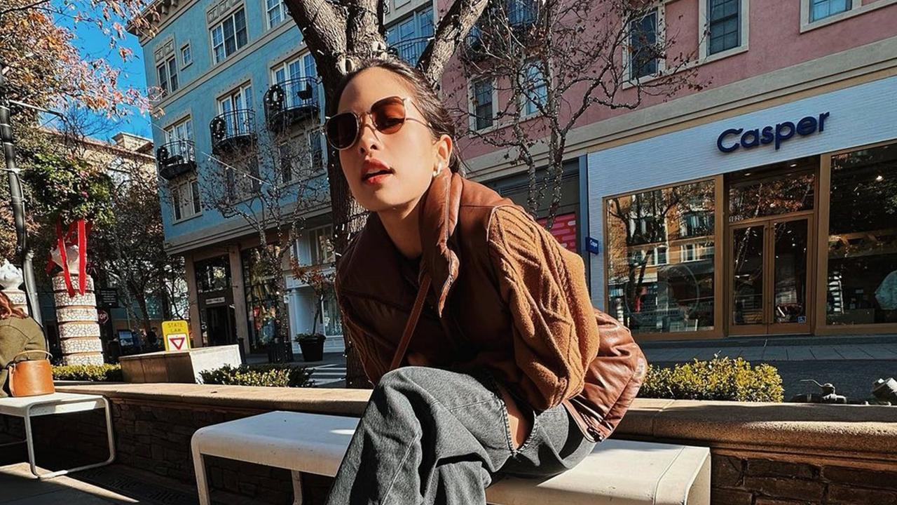 Tampil Kompak, Ini Potret Serasi Maudy Ayunda dan Suami saat di California