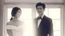 Park Shin Hye dan Lee Jong Suk memperlihatkan rona bahagia di wajah mereka seolah menanti pernikahannya sungguhan. (dramafever.com)
