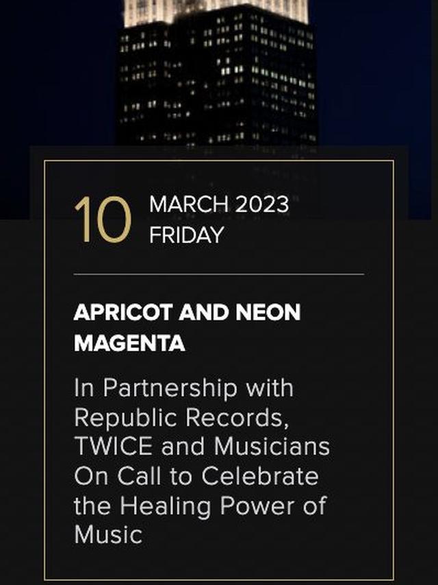 Kalender Tampilan Cahaya Empire State Khusus TWICE