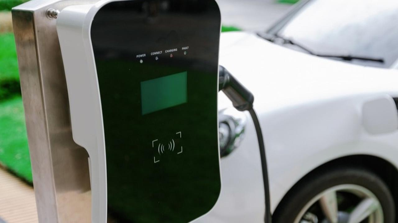Mobil Listrik Makin Diminati, Mobil Bensin Mulai Ditinggalkan?