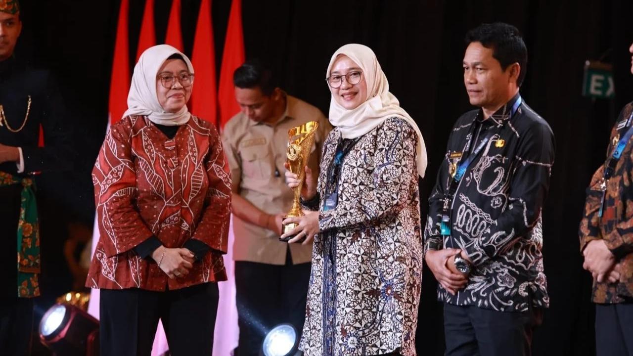 Kabupaten Banyuwangi kembali ditetapkan sebagai Kabupaten Terinovatif se-Indonesia di ajang Indonesia Government Award (IGA), yang diselenggarakan Kemendagri.