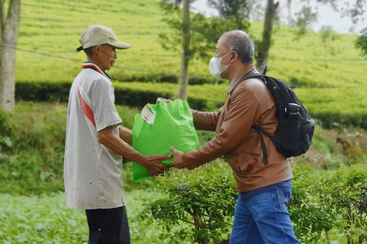 Gerakan Sukarela Solidaritas ASN Jabar Salurkan 7.946 Paket Sembako