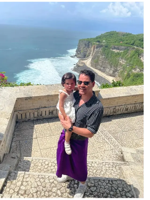5 Potret Gracia Indri Diduga Hamil Anak Kedua, Pamer Baby Bump Liburan di Bali