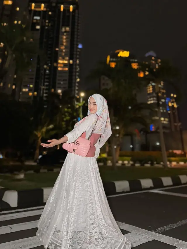 Model Busana Muslim ala Ria Ricis (instagram/Riaricis1795)