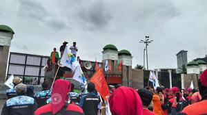Cerita Pegawai BRIN Tetap Ngantor saat Demo 27 Agustus di DPR