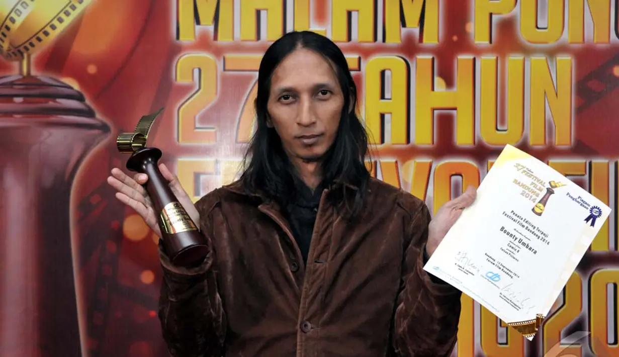 Bounty Umbara keluar sebagai Editor Terpuji dalam film Comic 8, Bandung, Sabtu (13/9/2014) (Liputan6.com/Panji Diksana)