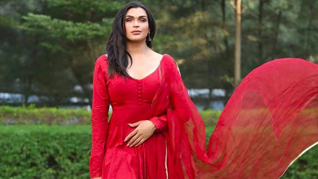 perancang busana Miss Universe 2021