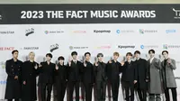 Seventeen dalam The Fact Music Awards 2023. (AP Photo/Ahn Young-joon)