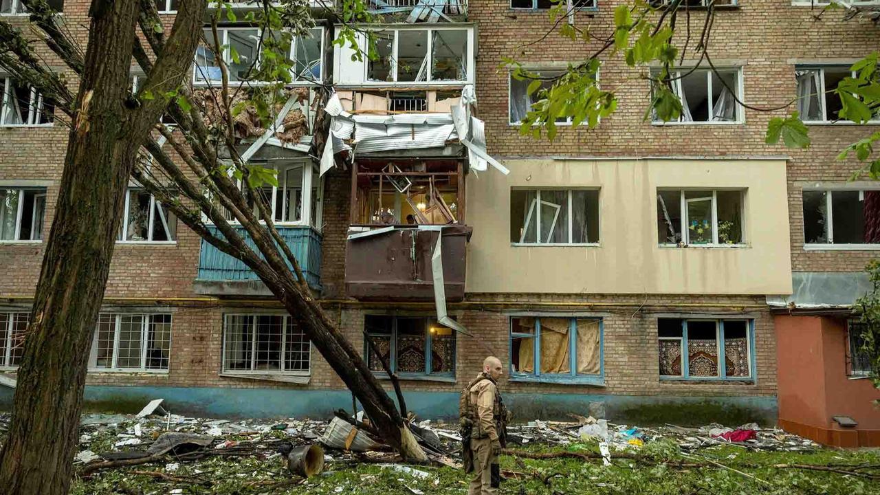 FOTO: Kepanikan Warga Saat Serangan Drone Rusia di Ibukota Ukraina, Kyiv