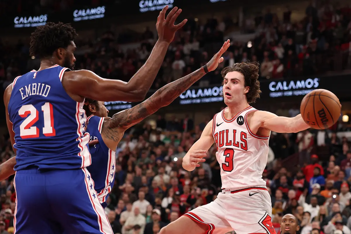 Josh Giddey membantu Bulls mengalahkan Sixers di lanjutan NBA 2025/2026