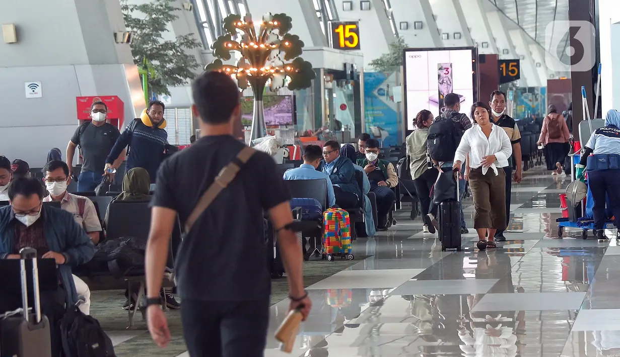 Sebelumnya, pihak maskapai penerbangan memperkirakan jumlah pergerakan penumpang di Bandara Soetta hariannya mencapai 178.979 penumpang. (Liputan6.com/Angga Yuniar)