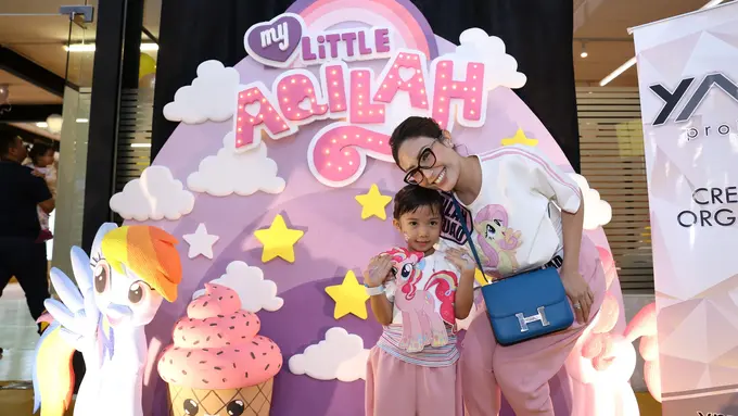 [Bintang] Ulang Tahun Anak Ayu Dewi