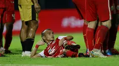 Ada pemandangan tak biasa saat Persija Jakarta berhadapan dengan Bhayangkara FC di Stadion Kanjuruhan, Malang, pada lanjutan Piala Menpora 2021, Rabu (31/3/2021). (Bola.com/M Iqbal Ichsan)