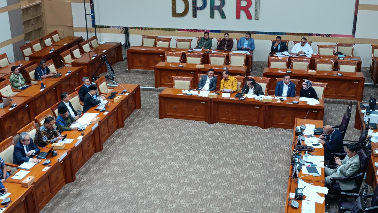 DPR Rapat Bareng Ahli Hukum Bahas Revisi KUHAP