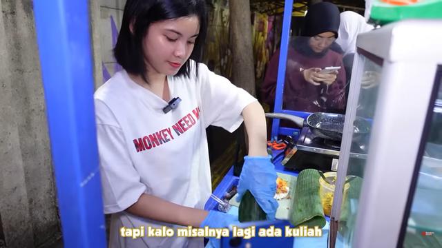 Melati Sesilia Eks JKT48 Jualan Nasi Bakar