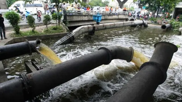 banjir-bangkok-pengungsi-1-140123b.jpg