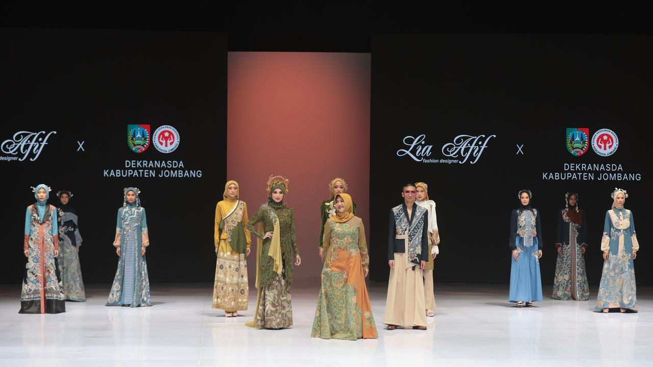 Batik Jombang Tampil di Indonesia Fashion Week 2026