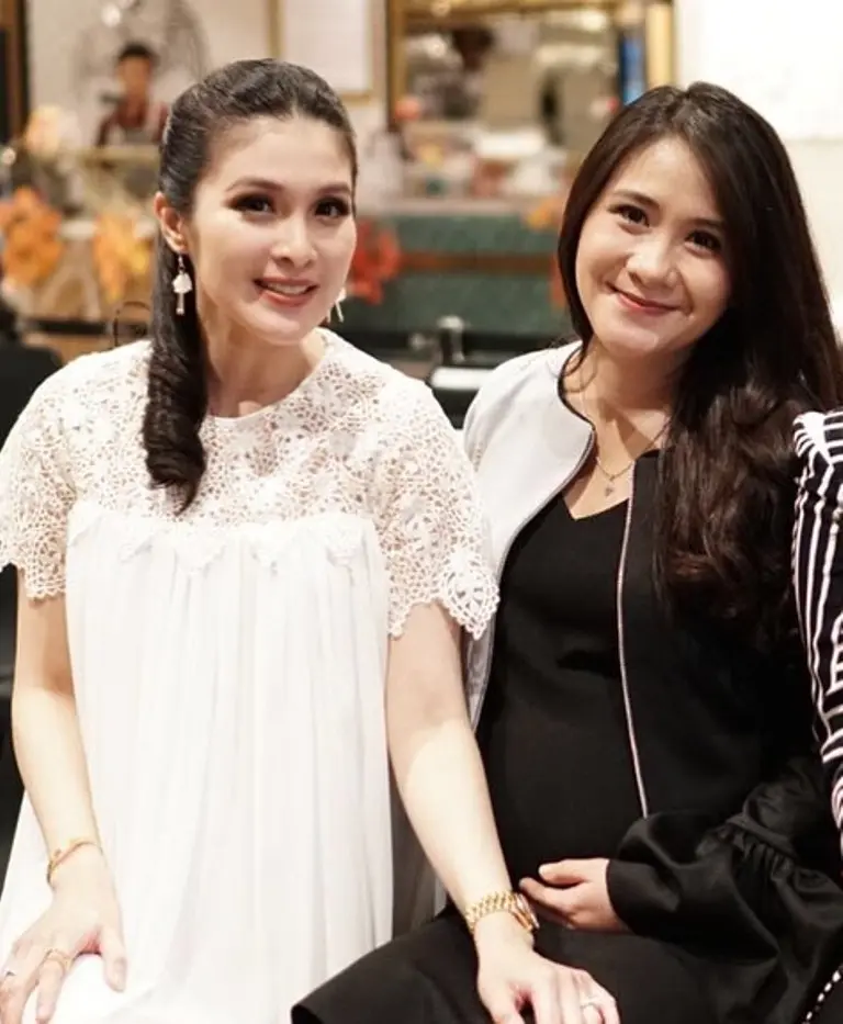 Sandra Dewi dan Ryana Dea [foto: instagram.com/ryana_dea]