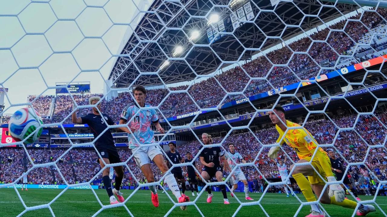 FOTO: Amerika Serikat Tersingkir Belgia Tantang Spanyol di Perempat Final