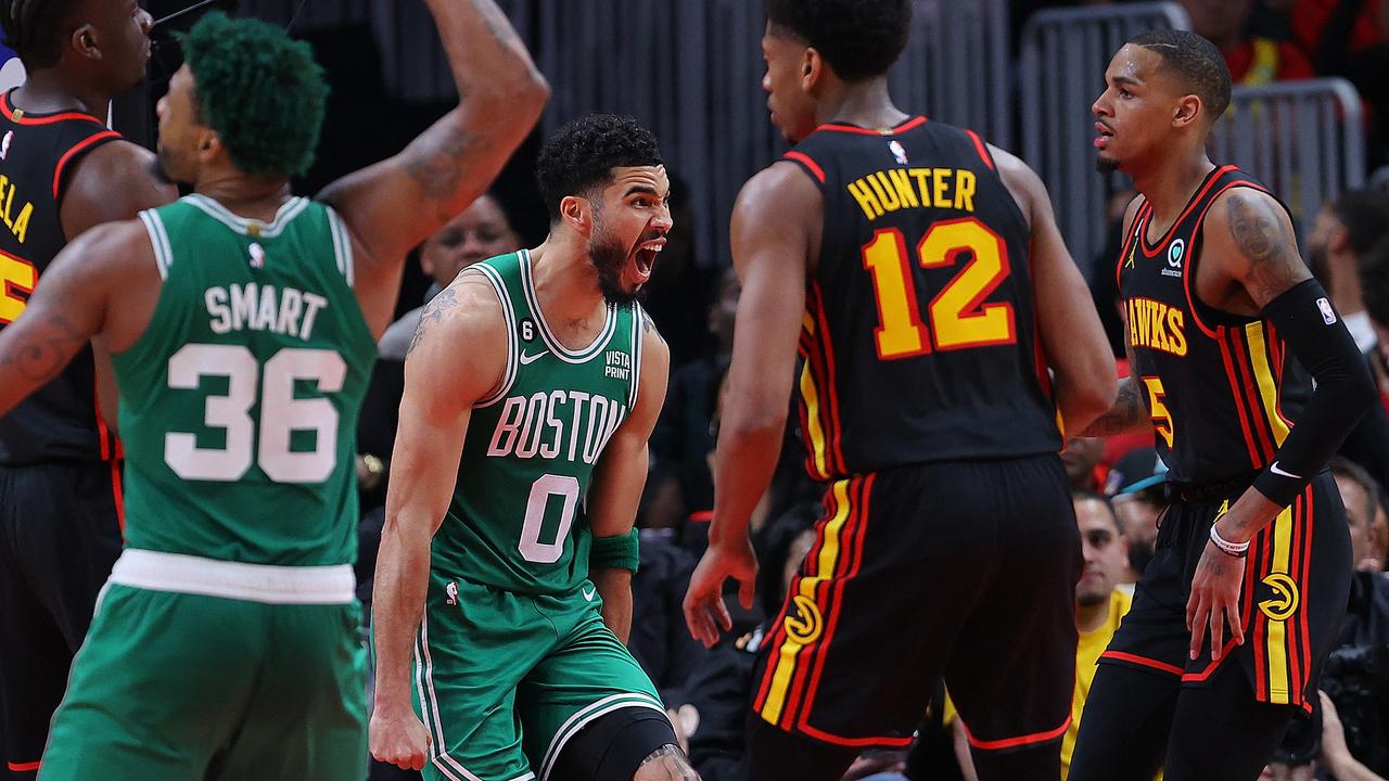 Selebrasi pemain Celtics kala mengalahkan Hawks di play-off NBA 2023