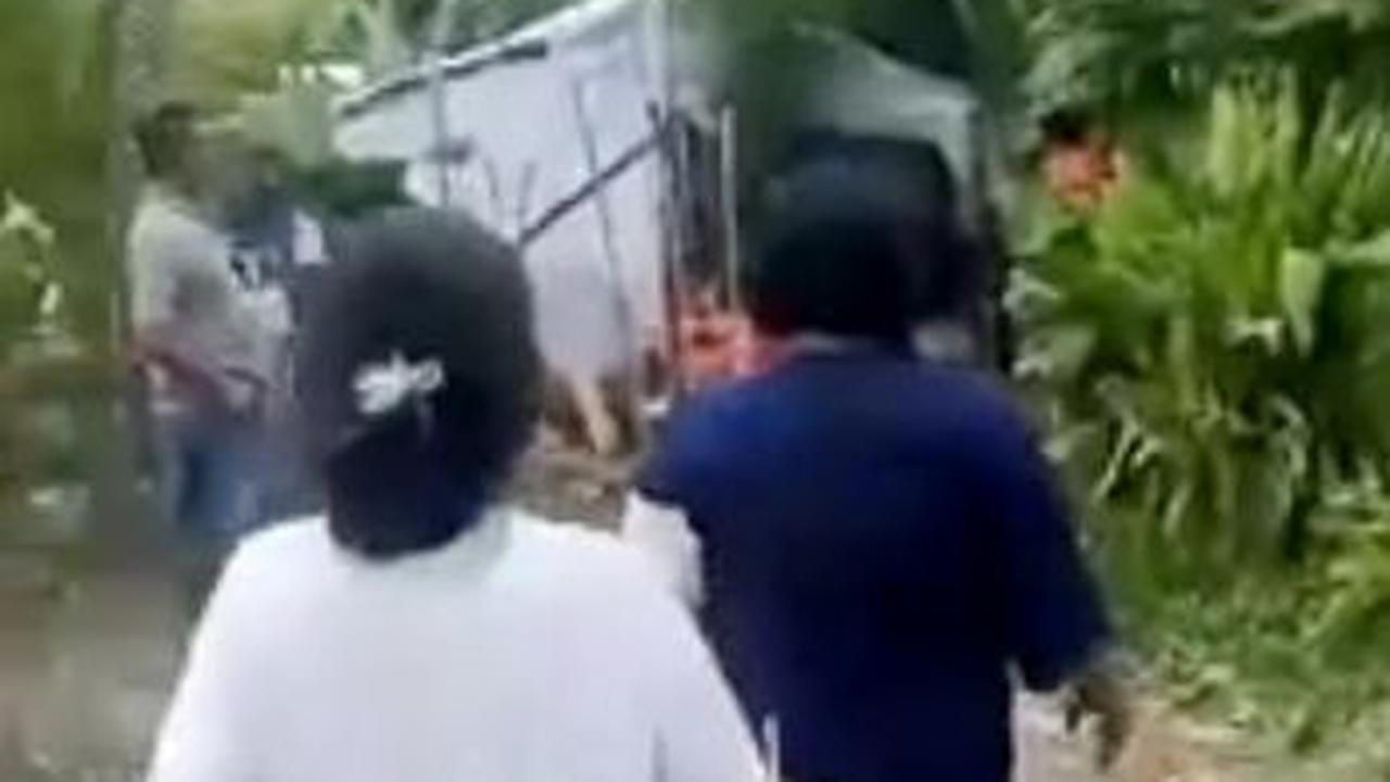 Viral Diprotes Emak-Emak, Lapak Judi dan Narkoba di Medan Dibakar Polisi