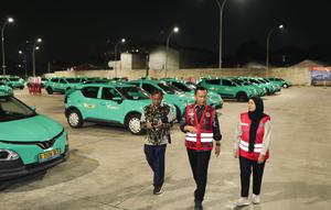 Direktur Jenderal Perhubungan Darat (Dirjen Hubdat) Kementerian Perhubungan, Aan Suhanan, melakukan inspeksi mendadak (sidak) ke pool taksi Green SM di Bekasi, Jawa Barat pada Selasa (28/4/2026) malam.