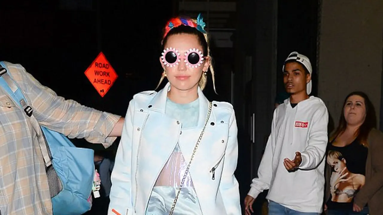 [Bintang] Miley Cyrus