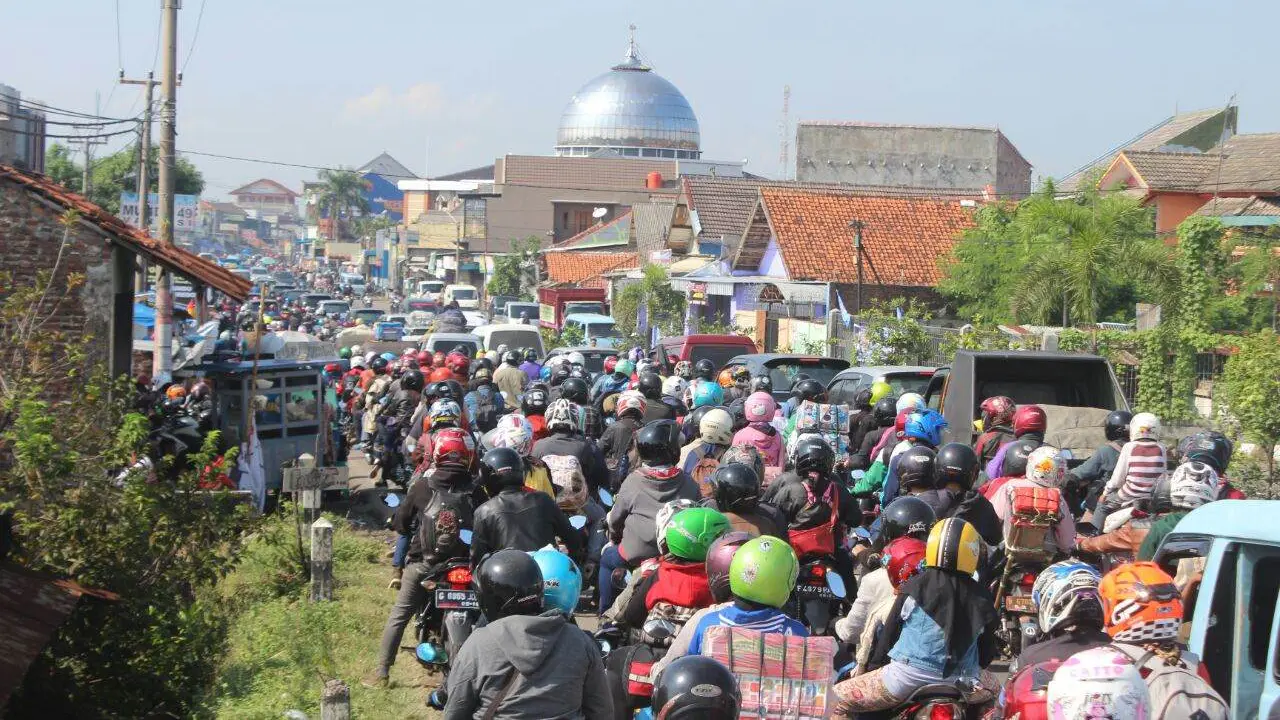 Lalu Lintas di Pantura Cirebon