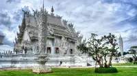 6 Fakta Unik Wat Rong Khun Thailand, Dihiasi Potongan Mozaik Cermin