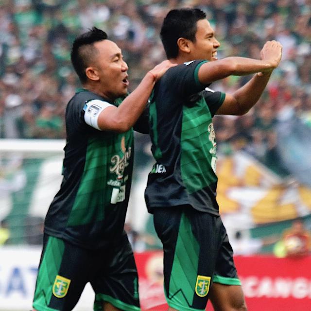 Trio Gelandang Lokal Persebaya Teken Kontrak Baru Indonesia Bola Com