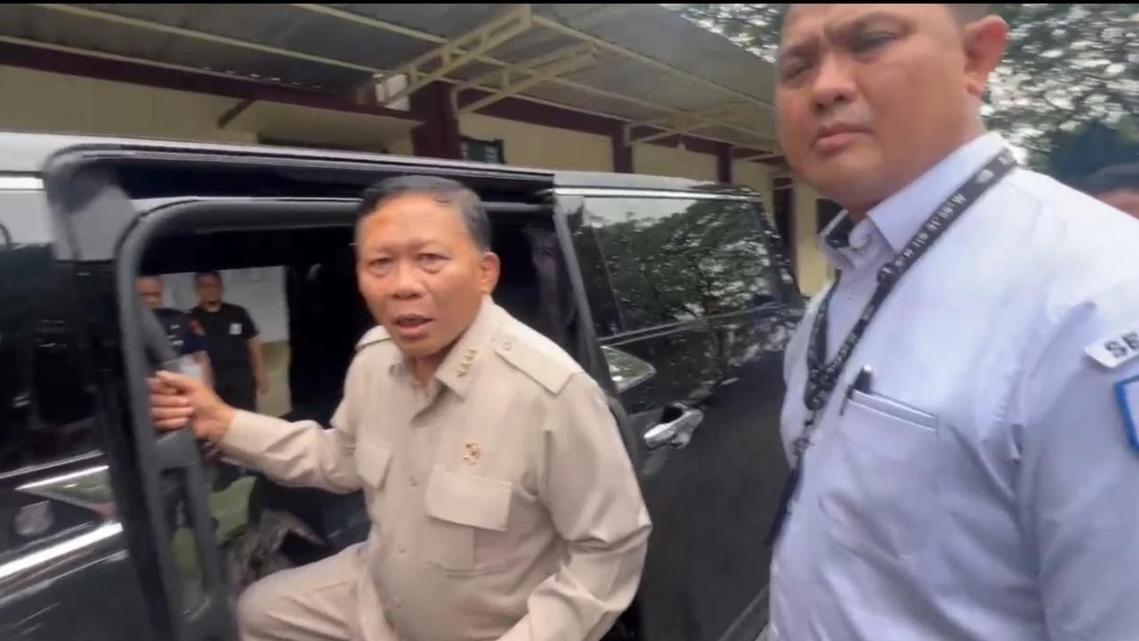 Wamen KKP Temui Keluarga Korban Jatuhnya Pesawat ATR 42-500, Pastikan Berikan Pendampingan