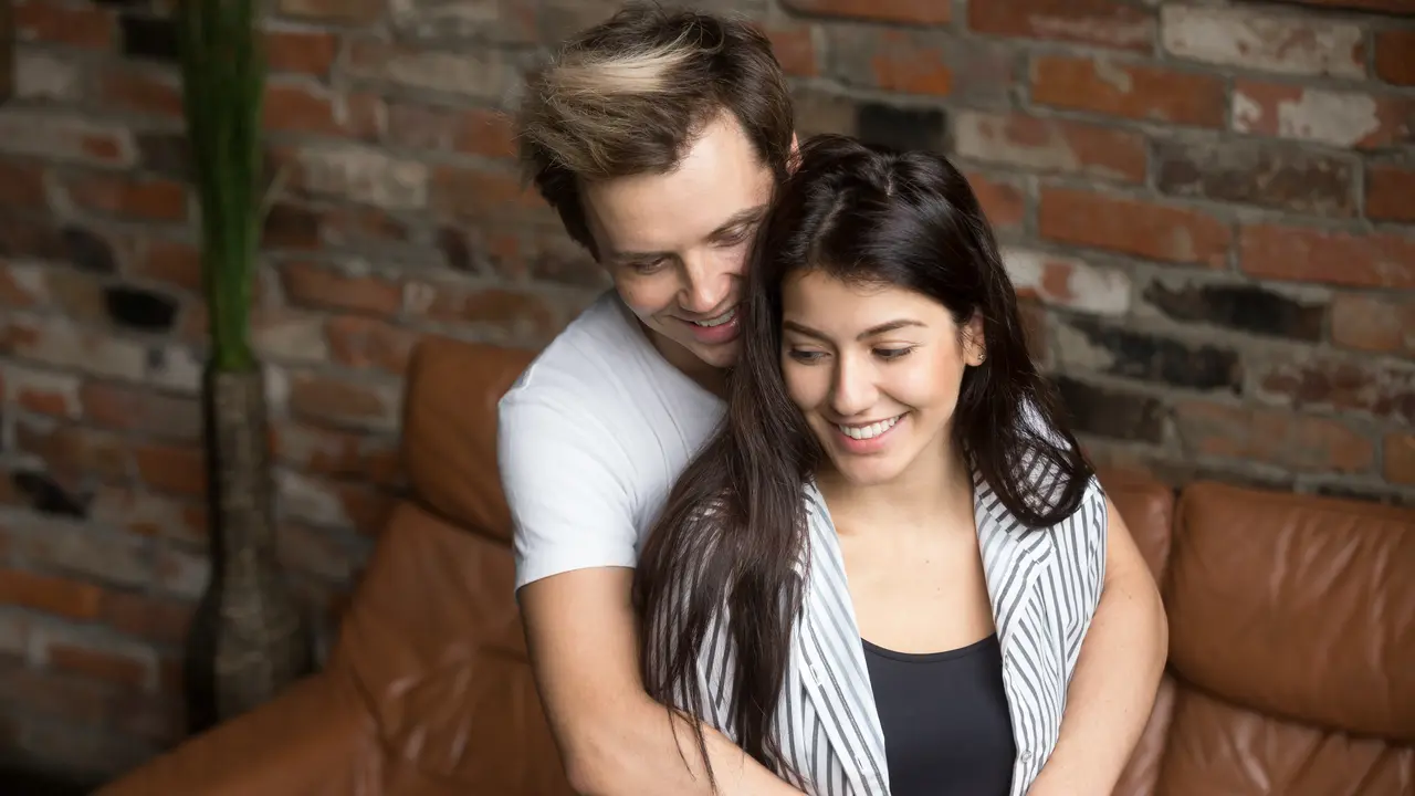 pasangan cinta