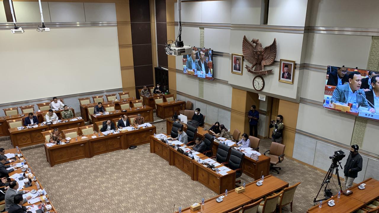 VIDEO: Panas Komisi III Depan BNN, Gebrak Meja Singgung Prabowo Soal Narkoba "Gimana Tak Emosi!"