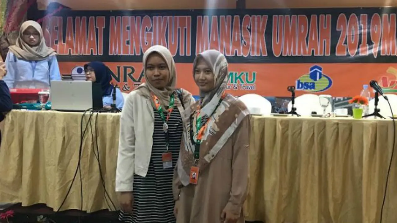 Memanjatkan Doa di Hadapan Kakbah