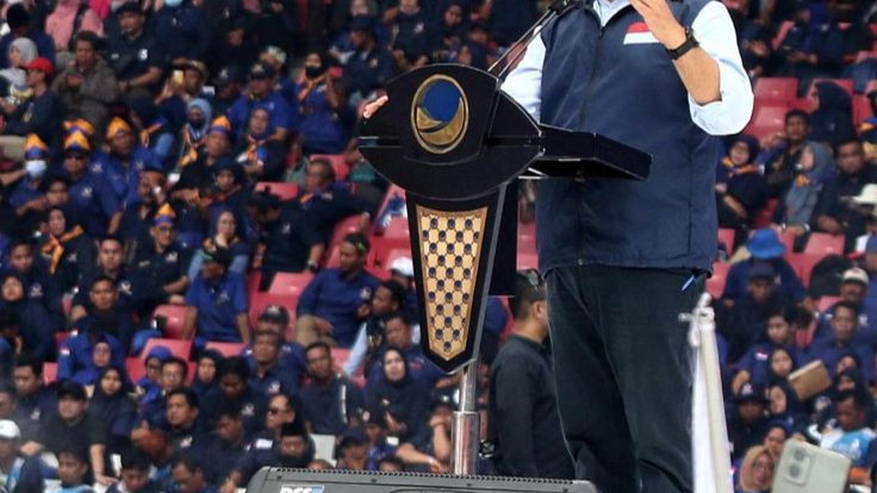 "Ini momen yang sungguh istimewa karena bertepatan dengan HUT Abang kita semua, Bang Surya Paloh yang hari ini berulang tahun yang ke-72," kata Anies, Minggu (16/7/2023).