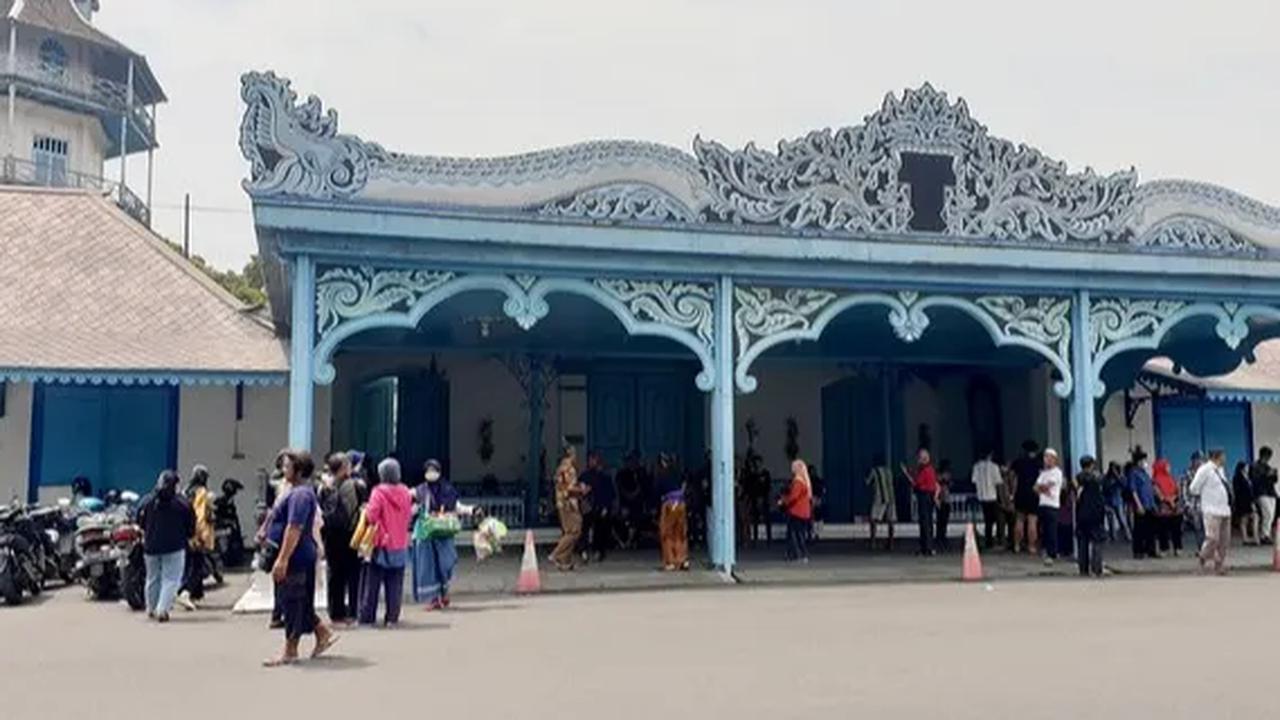 Belakangan diketahui mobil SUV tersebut dikendarai putra mahkota Keraton Surakarta KGPAA Hamengkunegoro Sudibya Rajaputra Narendra Mataram alias Gusti Purbaya.